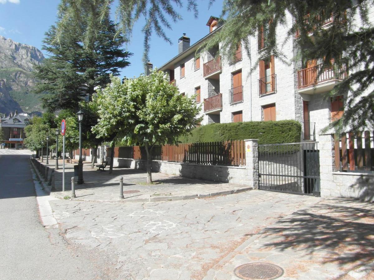 B27 - La Coma De Alba, Bajo - Villmor Appartement Benasque Buitenkant foto
